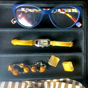 Rare vintage Gucci Watch, 6800L. Bamboo